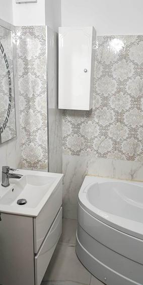 Apartament 3 camere decomandat, 2 bai, 88 mp, balcon inchis, etaj intermediar
