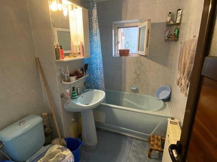 Apartament decomandat 3 camere | Etaj 3 | Complet mobilat și utilat - 1 MAI