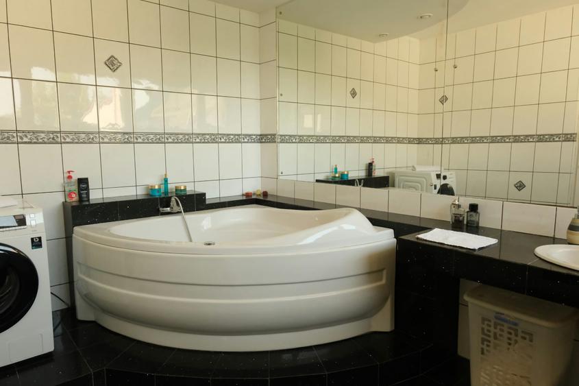 Casa 6 camere, 1000 mp teren lipovei