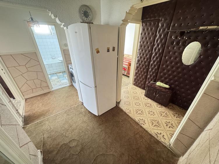 Apartament 3 camere zona Cet cu Centrala