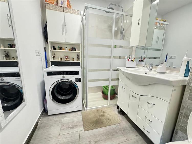 Apartament decomandat cu 2 camere in Vasile Aaron