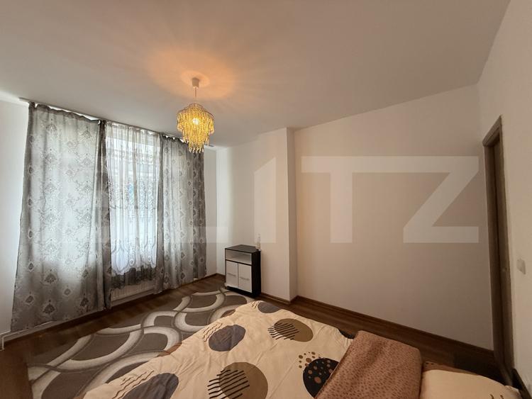 Apartament 3 camere cu 3 băi, bloc nou, terasă, zona Rocadă, Brazdă
