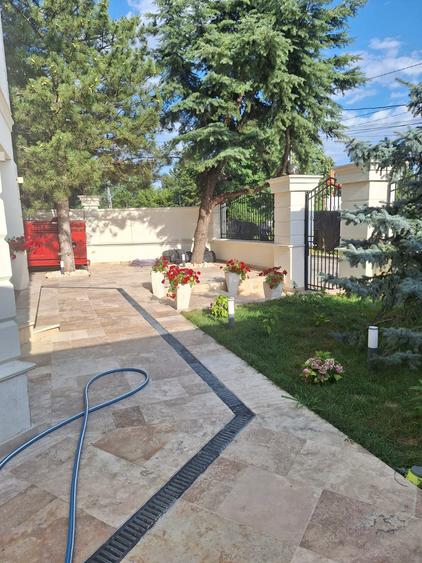 Resedinta deosebita,renovata 2023,P+2,garaj 2 loc, sauna, piscina, teren 1130 mp