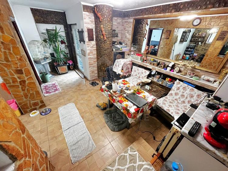 Casa Deosebita 3Camere 3Bai 1460mp Teren Garaj Piscina Bariera Valcii