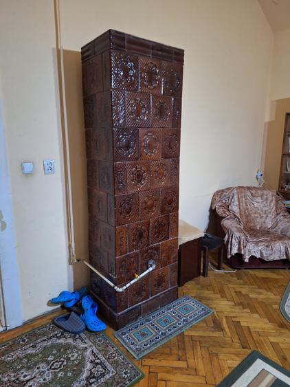 Piata Libertatii,ap 2 camere,semidecomandat, s-55 mp, parter/2, p-130.000 euro