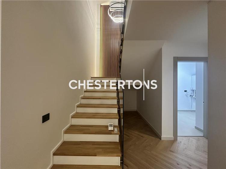 Vila lux +300mp teren , Domnesti