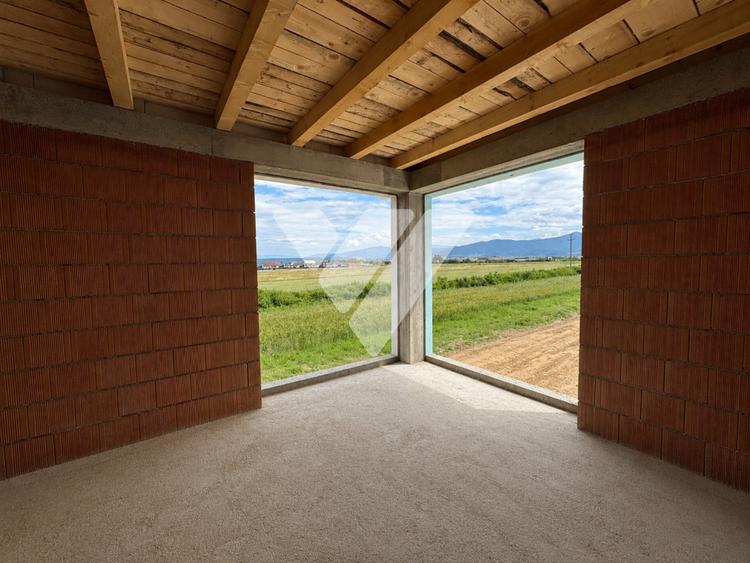Casa individuala de vanzare 4 camere 2 bai teren 310 mp Cristian Sibiu