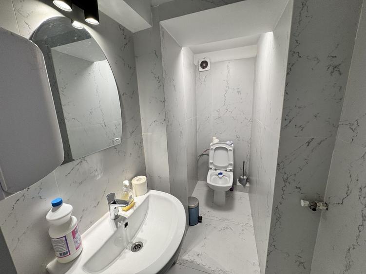 Spatiu comercial Bd. Pipera, Parter, 250 mp parter + etaj, la strada