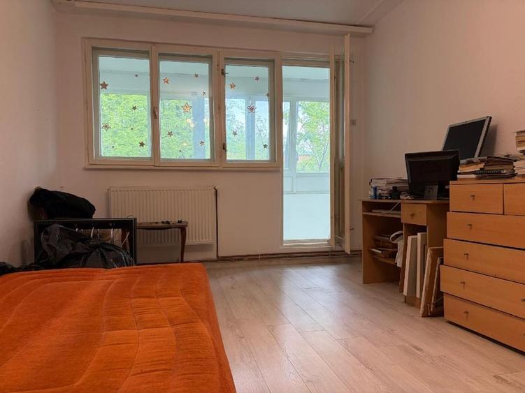 Apartament 2 camere decomandat, etaj 1/10, zona Tatarasi