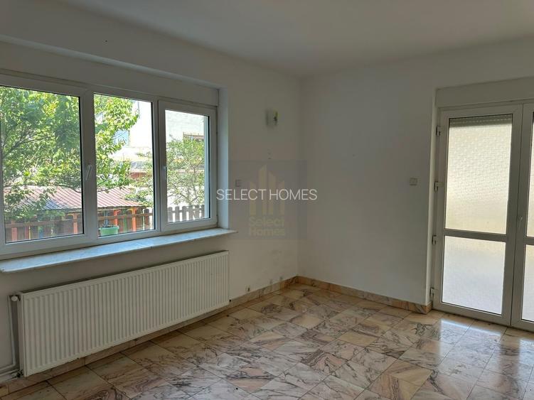 Vila 10 Camere 600mp Teren 1775 mp de Vanzare *Iancu Nicolae*