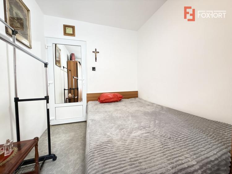 Apartament cu 3 camere, la etajul 1, de vanzare in zona Lipovei