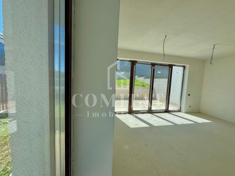 Casa tip duplex în Baciu