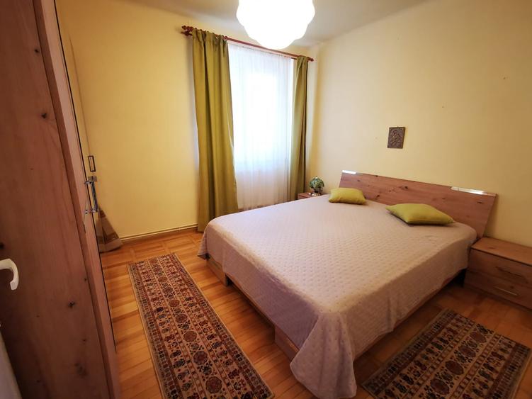 De inchiriat apartament 3 camere – zona Centrala