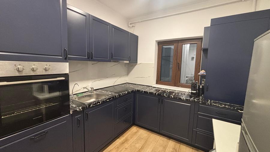 Eroii Revolutiei-Giurgiului-Metrou-VILA-5 camere-pret 1500 euro