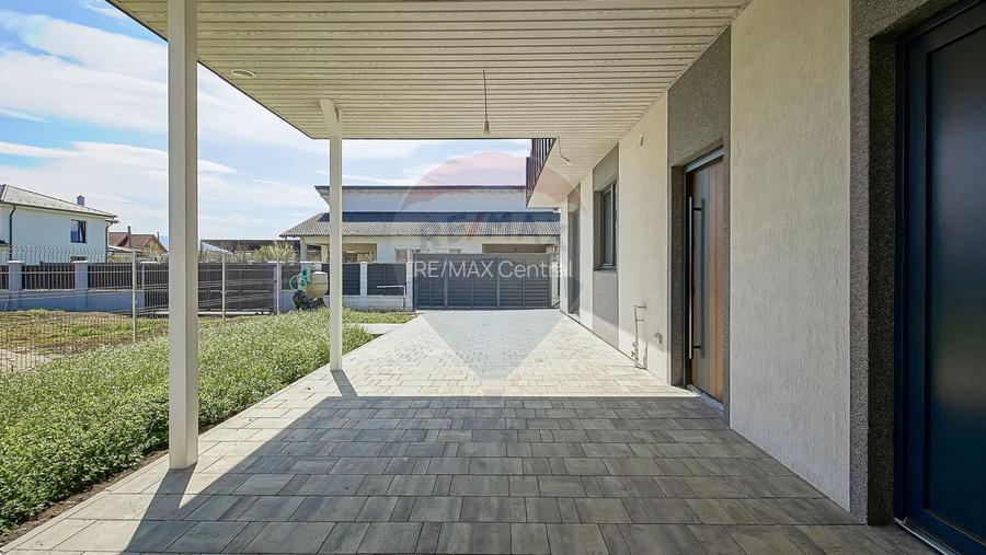 Casă  cu 5 camere de vânzare, Hălchiu - 14