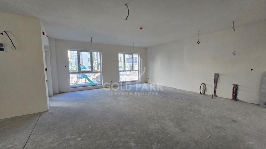 Spatiu Comercial - 190mp - 5 Parcari - Floresti