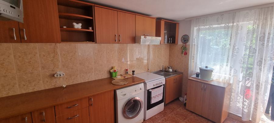 Casa cu etaj zona Bucovina