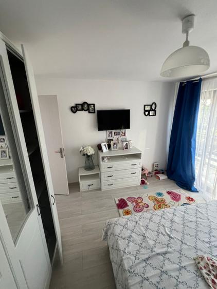 Casă spațioasă 180 mp, teren 600 mp, zona Pielesti