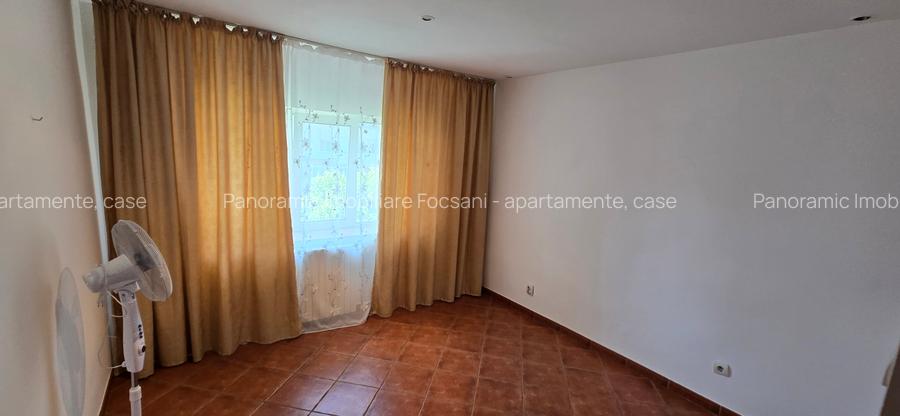 2 camere de vanzare , etaj superior, central  Focsani - 3