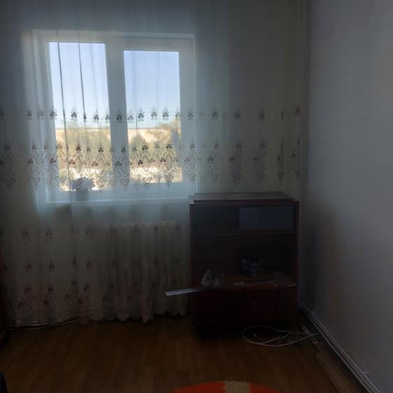 Vand apartament 3 camere