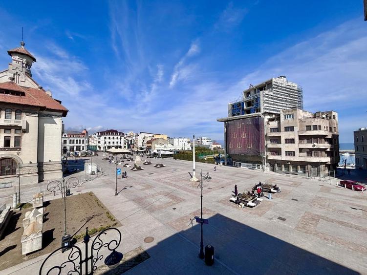 Birou în centrul istoric, Piața Ovidiu, Constanța