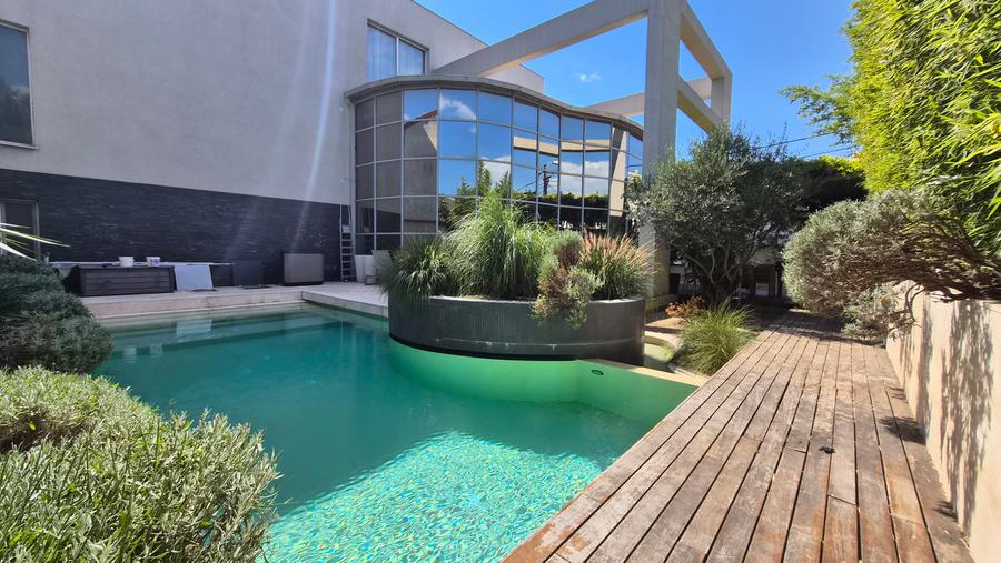 Vila deosebita - Scoala Sportiva - S+P+Etaj+M (piscina +garaj subteran )