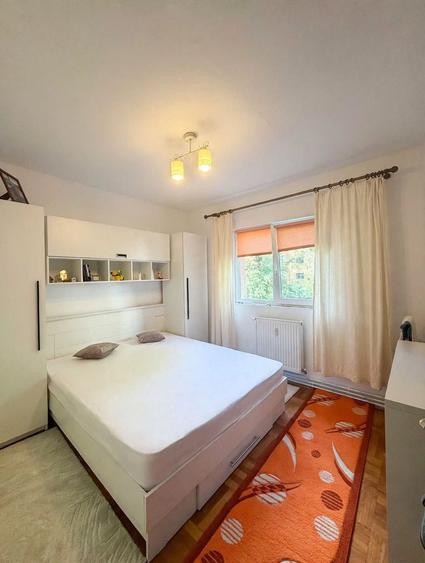 Apartament 2 camere de vanzare, etaj 1, centrală proprie
