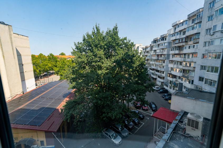 Apartament 3 camere transformat in 2 camere – Bd. Cosminului