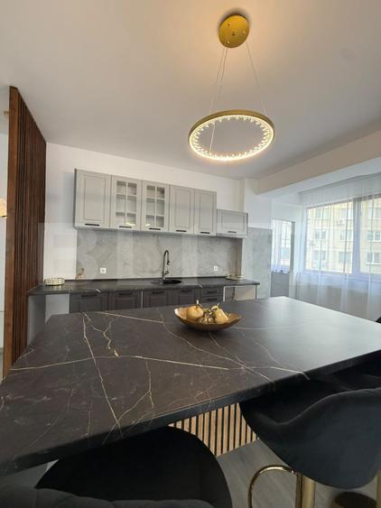 Apartament 2 camere, 87 mp, bloc nou, zona Centrala