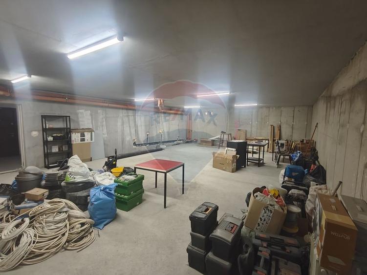 Spatiu depozitare de 100mp, cu parcare, de inchiriat in zona Iris