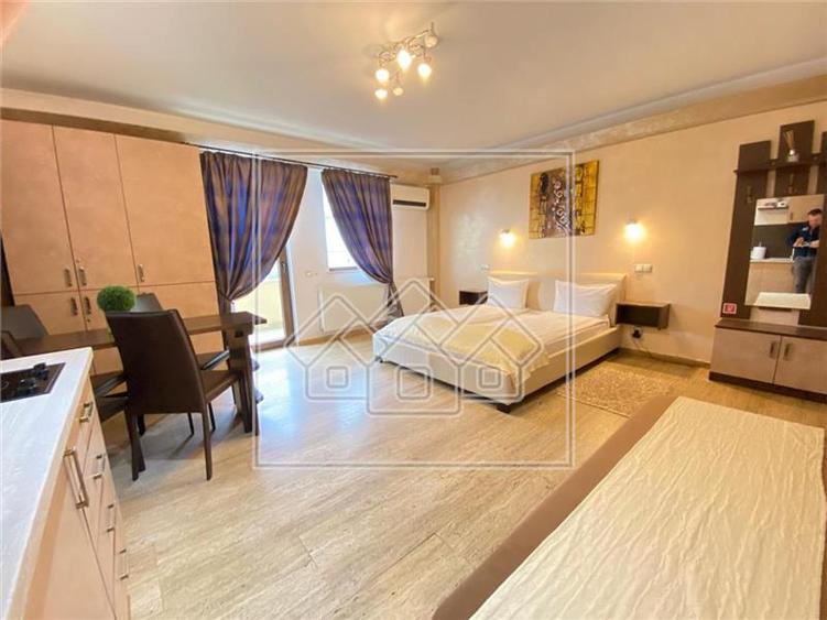 Studio mobilat si utilat de lux - zona Scoala de Inot -cladire noua