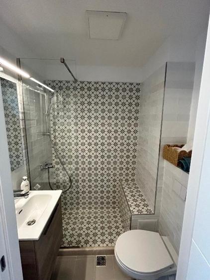 Universitate 2 camere renovat cu balcon si prox. metrou