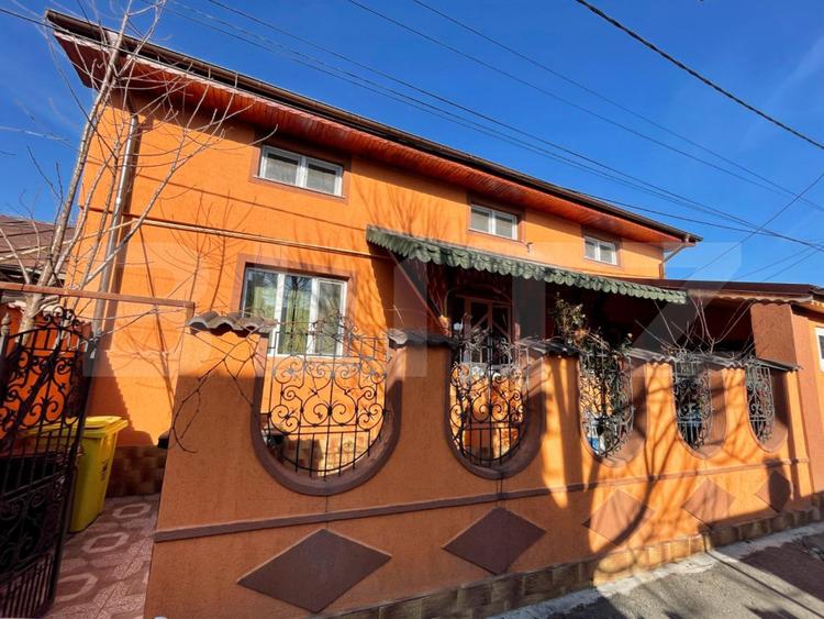 Casa de 210 mp, curte cu terasa, centrala termica, pretabil muncitori