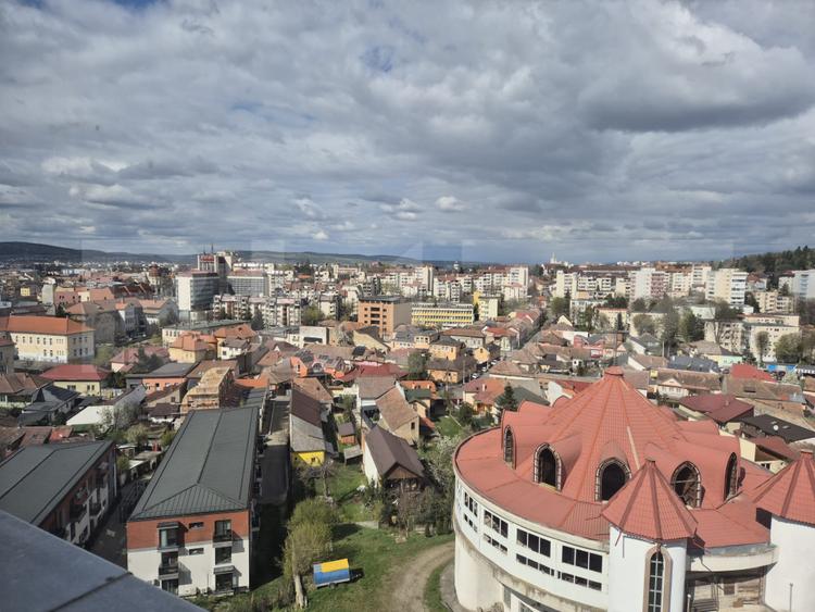 Apartament cu 3 camere, 60 mp, Dambu Pietros