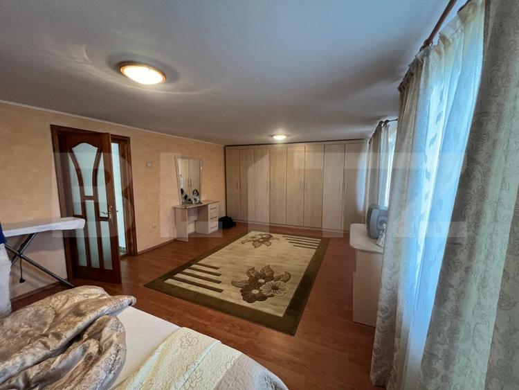 Casa de Vanzare, la podul jelnei ,cca 220mp.