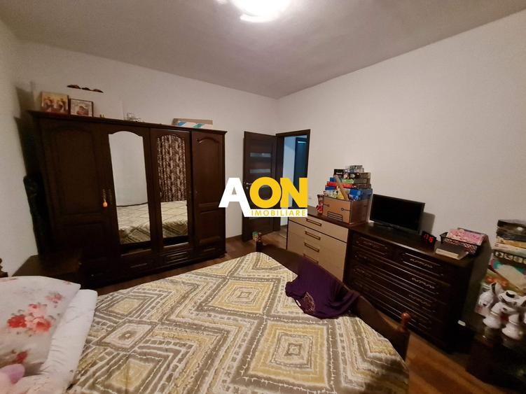 Apartament 3 Camere, 83 mp, Decomandat, Cu Garaj la Subsol