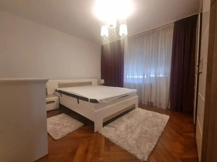 Luminos, decomandat, 2 camere în Decebal, lângă metrou