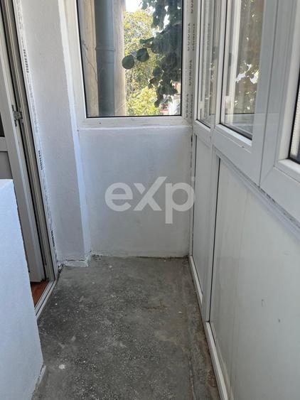 Vanzare 2 camere curat liber decomandat et 3 central Gaesti