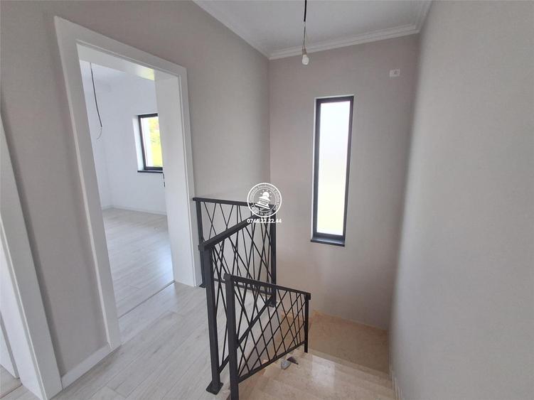 Vila duplex de vanzare in Rediu