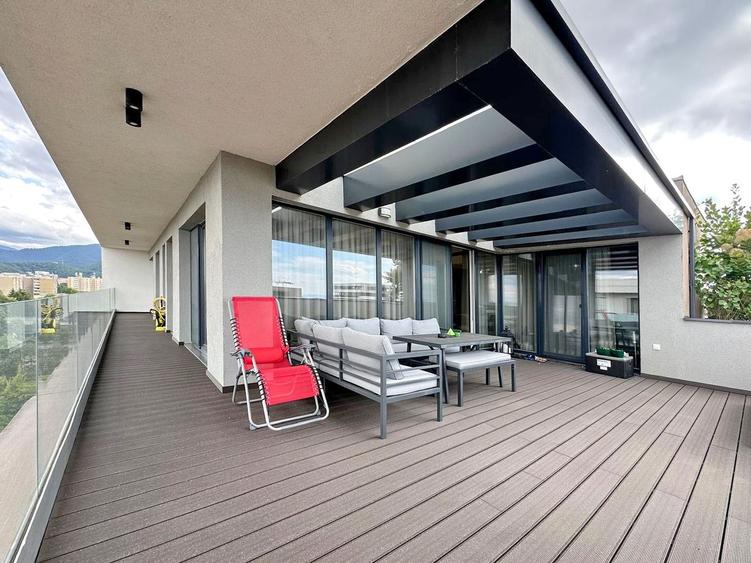 Apartament Premium cu 3 Camere – Vedere Panoramică către munți și oraș