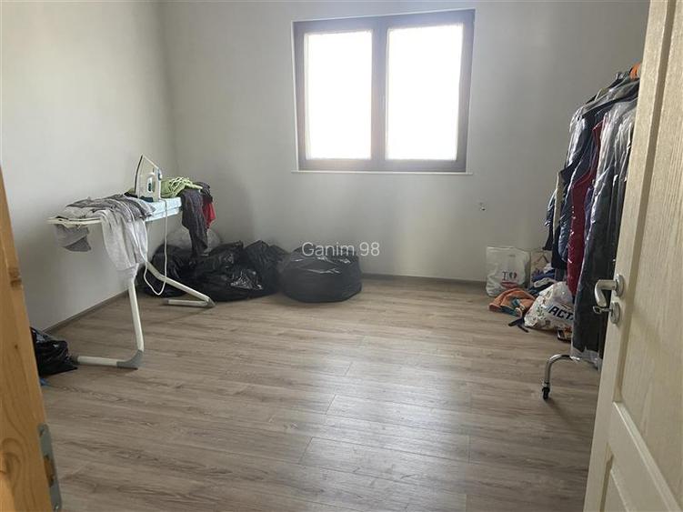 Casa de vanzare in Golesti , parter+etaj + mansarda , suprafata casa 383 mp, pos - 17
