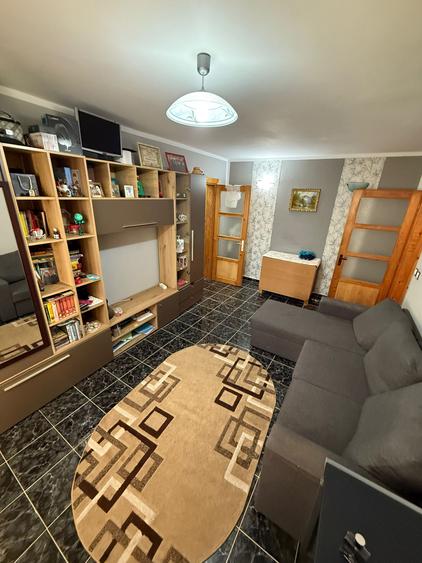 3 CAMERE cu bucatarie mare, Narcisa