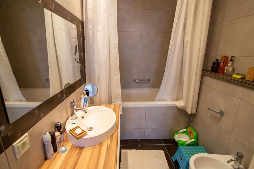 Apartament 4 camere Ibiza  sol Pipera