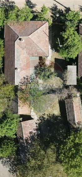 Casă cu gradina mare in Boiu - 9