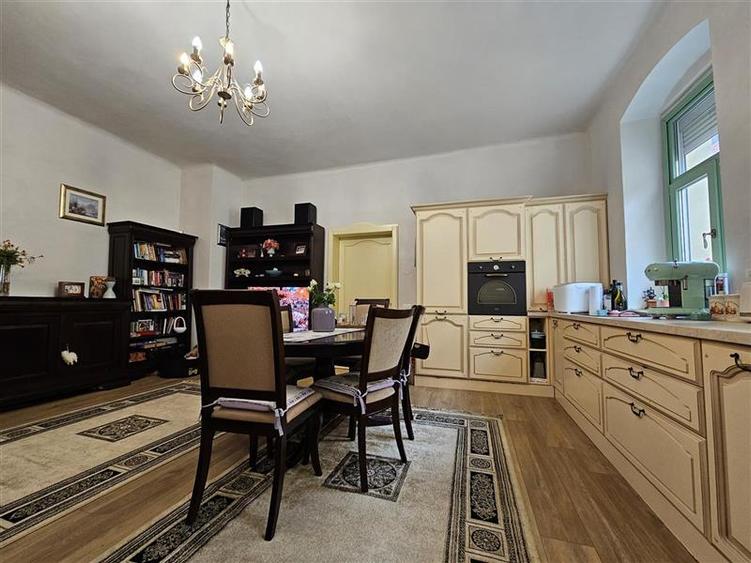 Apartament deosebit cu 3 camere str. Castelului