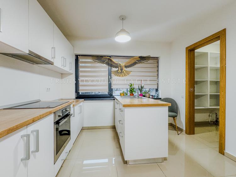 Casă modernă de tip duplex situată în Cartierul Europa