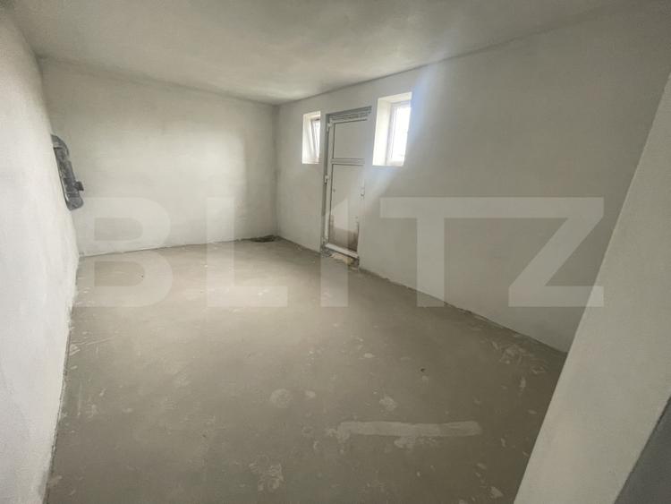 Casa individuala semifinisata, 4 camere, 10 ari teren si garaj