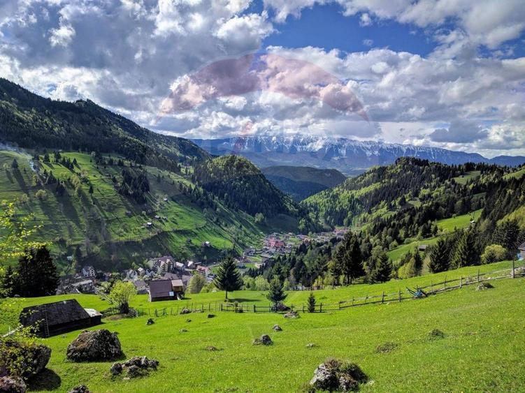 Vila / Pensiune / Camin / Azil seniori, zona superba Moeciu, parcare