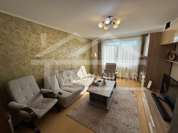 Apartament cu 3 camere, 70 mp, decomandat, Zona Diamant