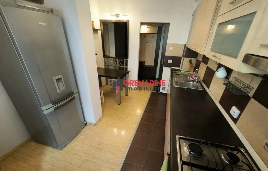 Apartament 2 Camere Decomandat - Parcare Proprie - Zona Racadau